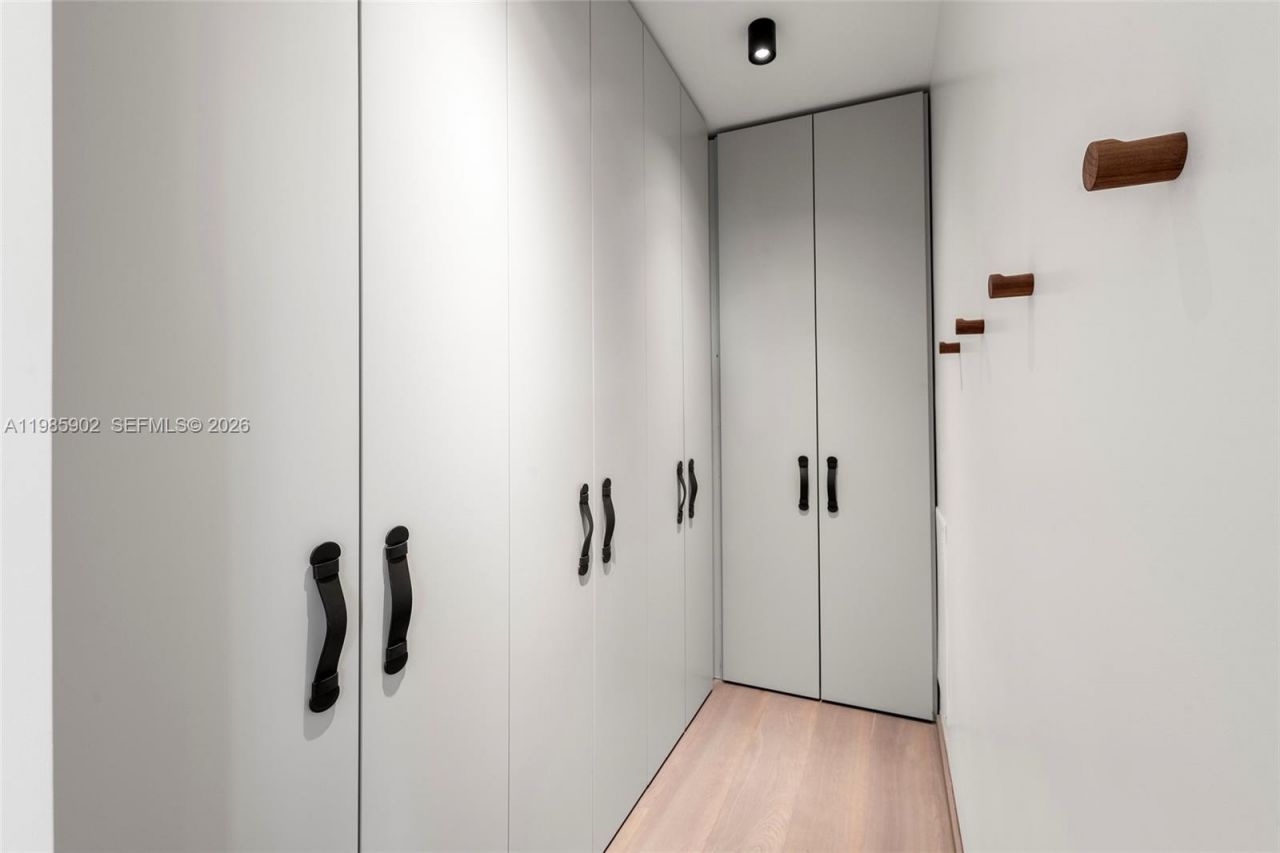 601 NE 27 , Unit TH104, Miami, FL 33137 Photo