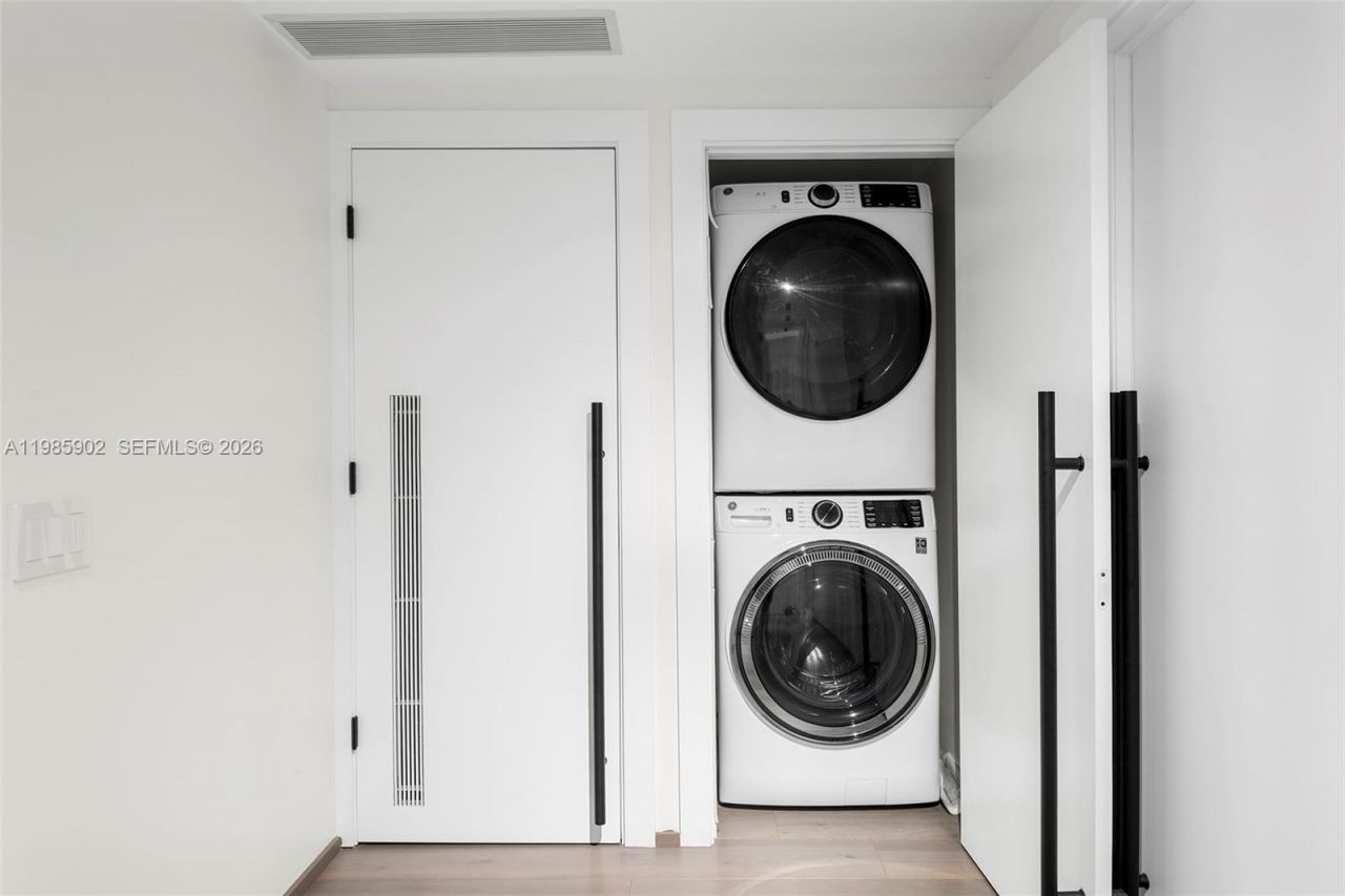 601 NE 27 , Unit TH104, Miami, FL 33137 Photo