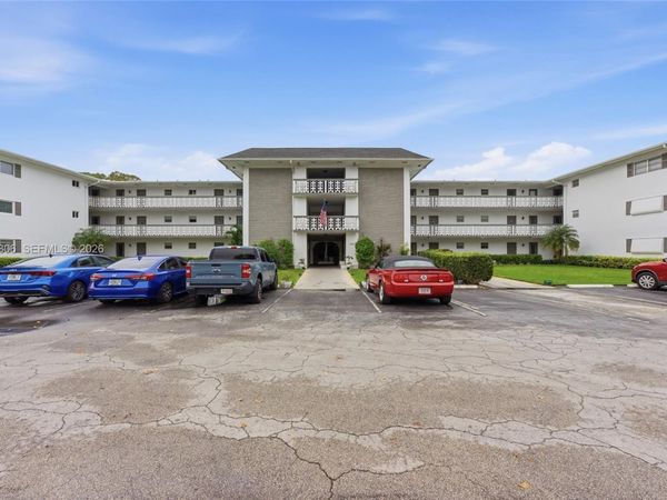 1201 Hillcrest Ct , Unit 209, Hollywood, FL 33021