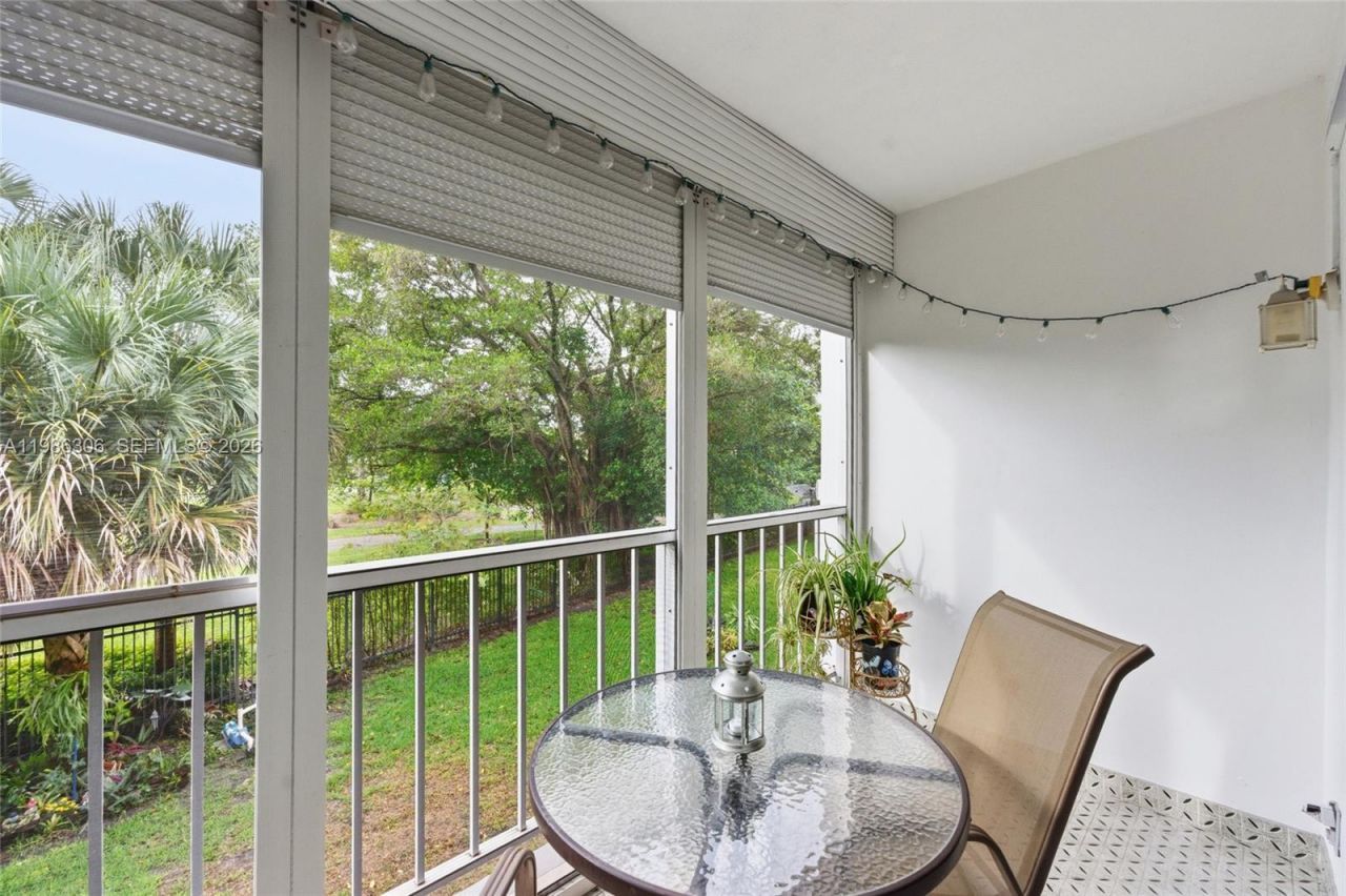 1201 Hillcrest Ct , Unit 209, Hollywood, FL 33021 Photo