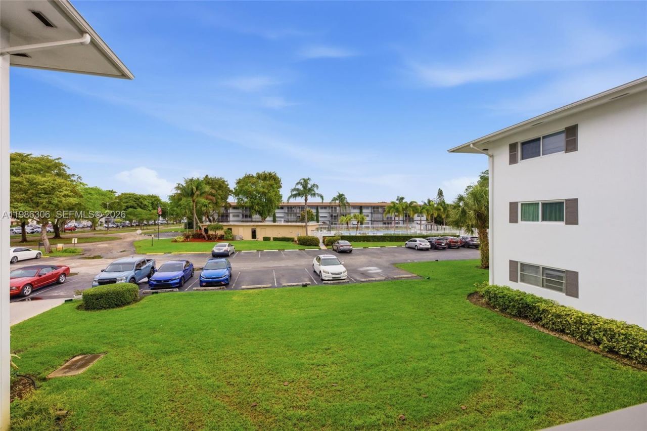 1201 Hillcrest Ct , Unit 209, Hollywood, FL 33021 Photo