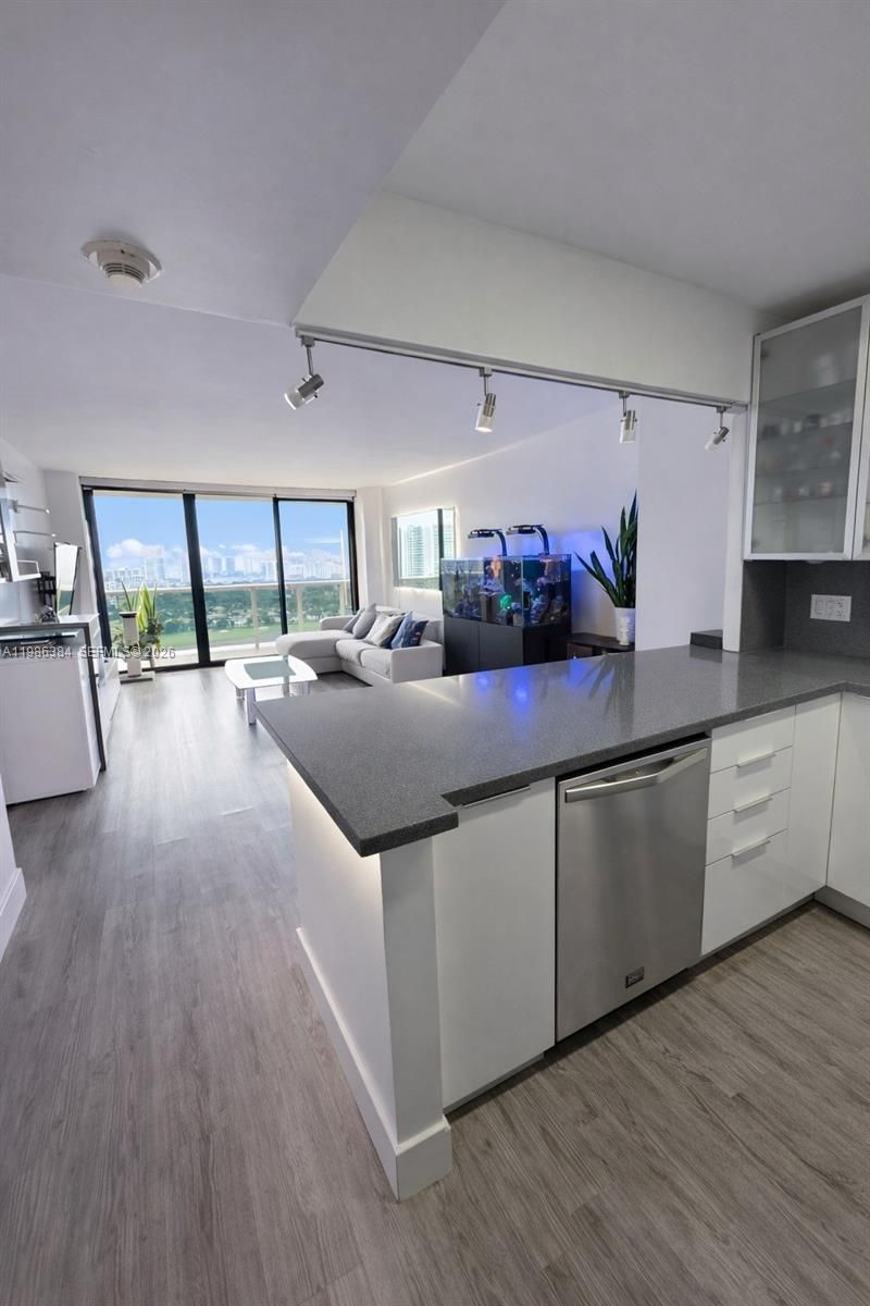 3675 N Country Club Dr, Unit 2305, Aventura, FL 33180 Photo