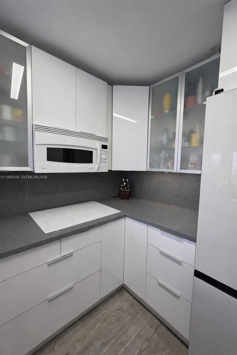 3675 N Country Club Dr, Unit 2305, Aventura, FL 33180 Photo