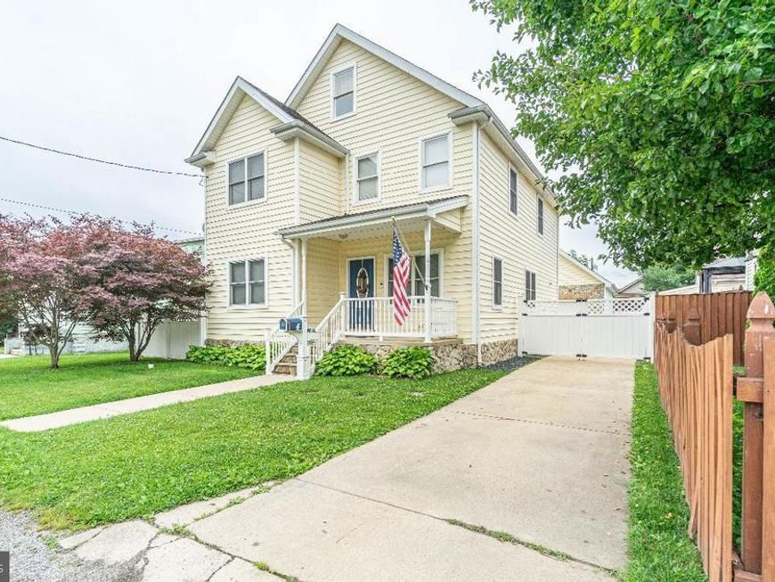 4 Helena Avenue, Baltimore, MD 21221 Main Photo