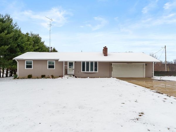 29324 58th Avenue, Paw Paw, MI 49079