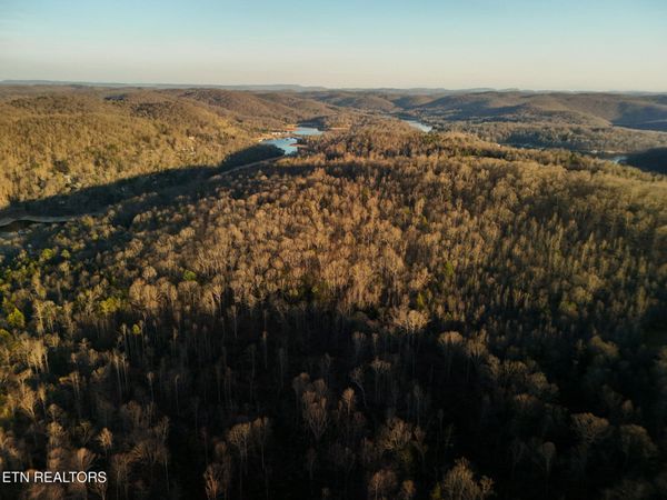 110 Braden Chapel Rd, Speedwell, TN 37870