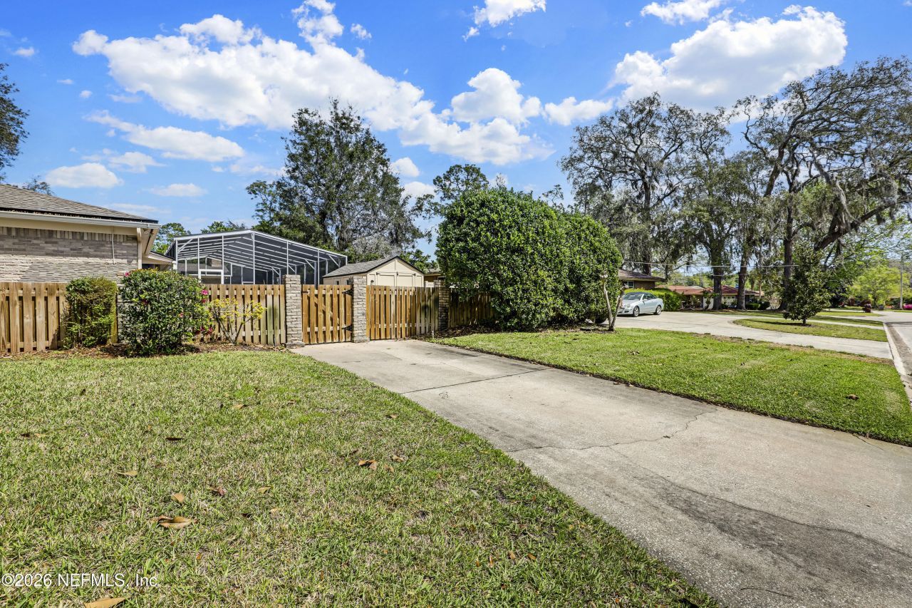 8691 San Servera Drive W, Jacksonville, FL 32217 Photo