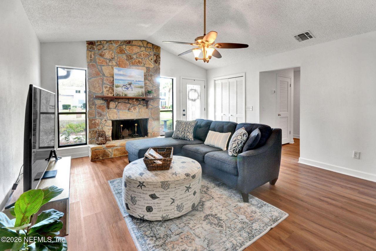 1074 Kings Road, Neptune Beach, FL 32266 Photo