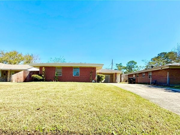 3326 SOMERSET Drive , New Orleans, LA 70139