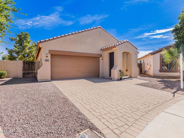 10205 W FLORENCE Avenue, Tolleson, AZ 85353