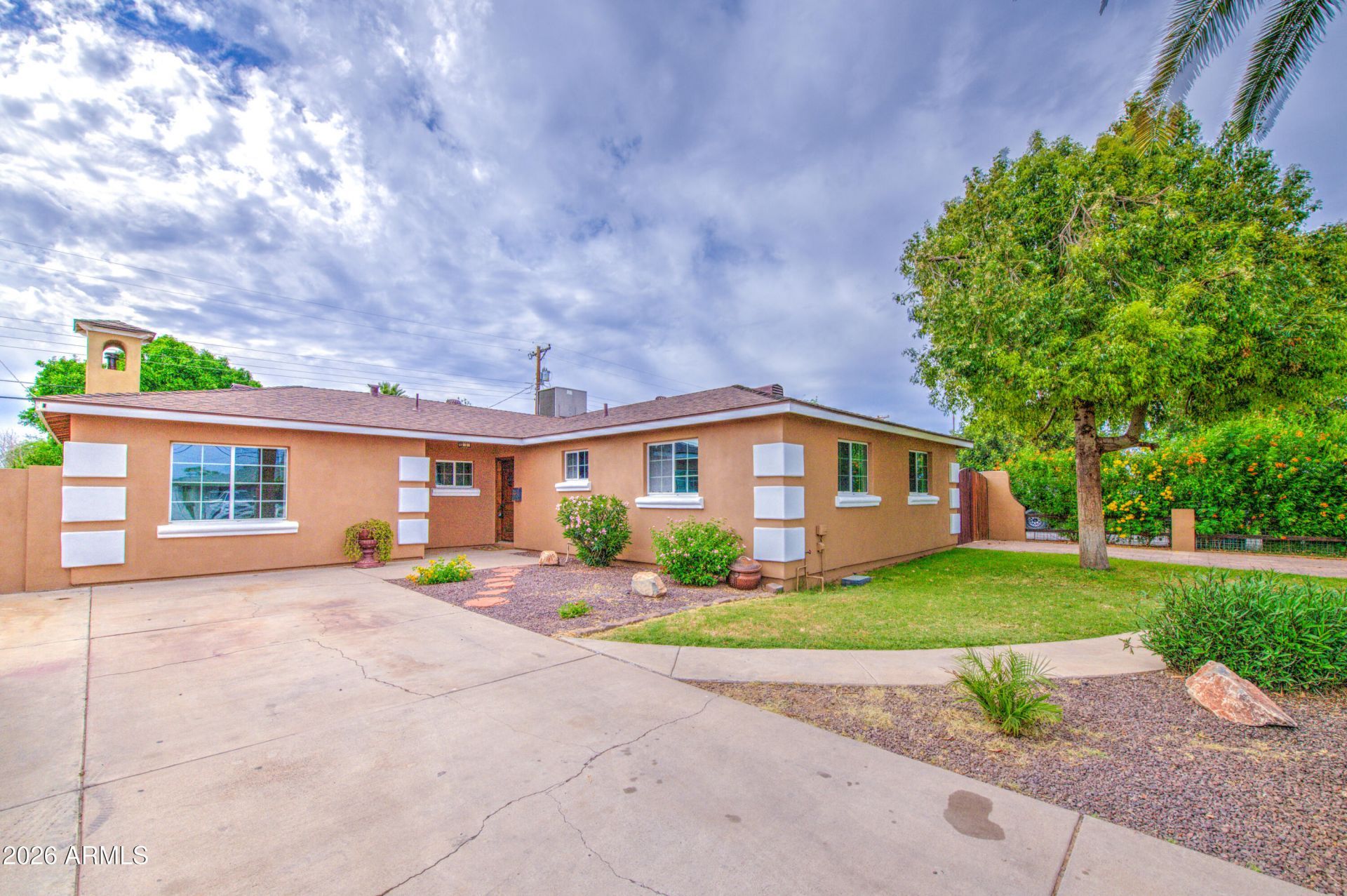 3840 N 48th Drive, Phoenix, AZ 85031 Main Photo