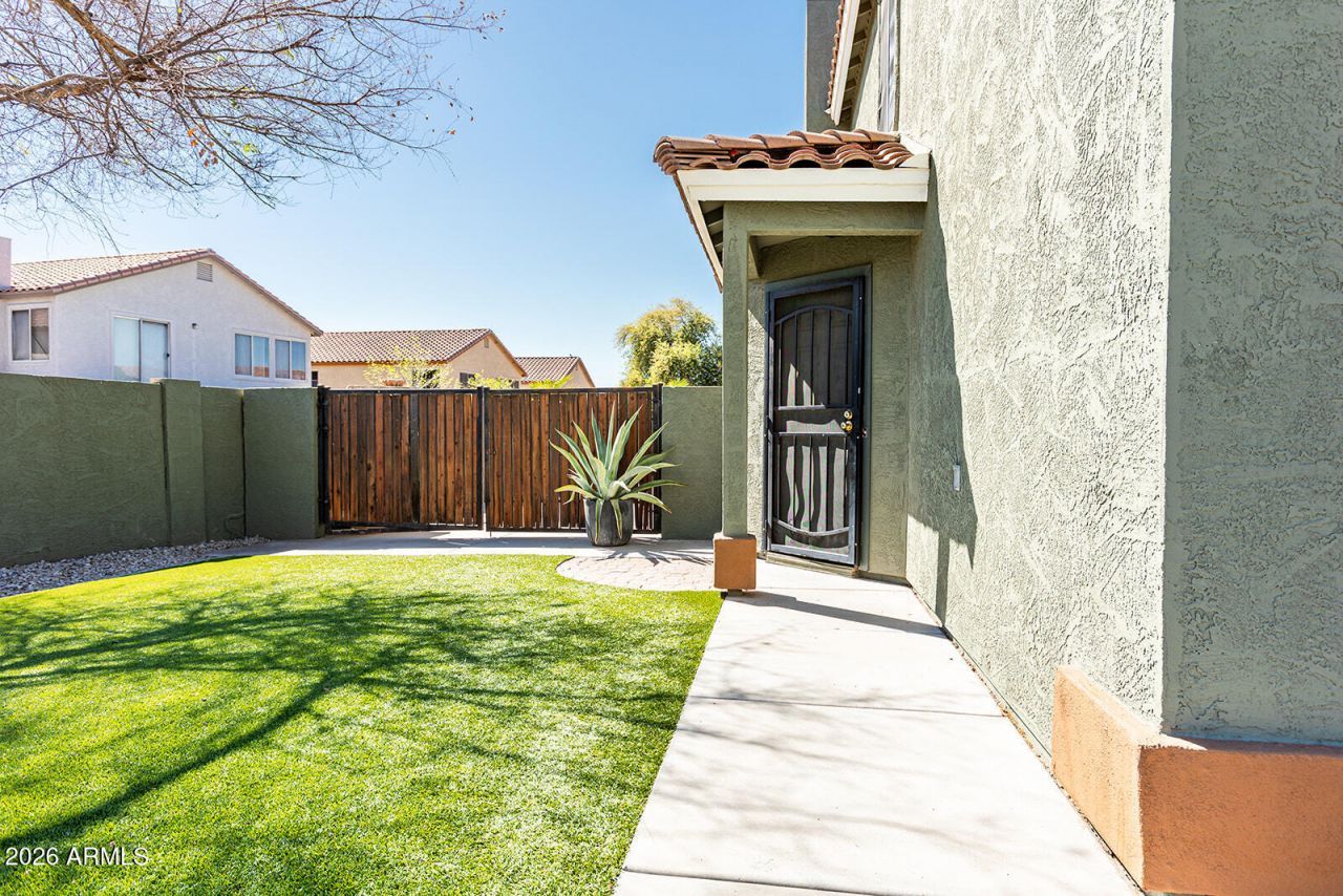 6736 N 76th Drive, Glendale, AZ 85303 Main Photo