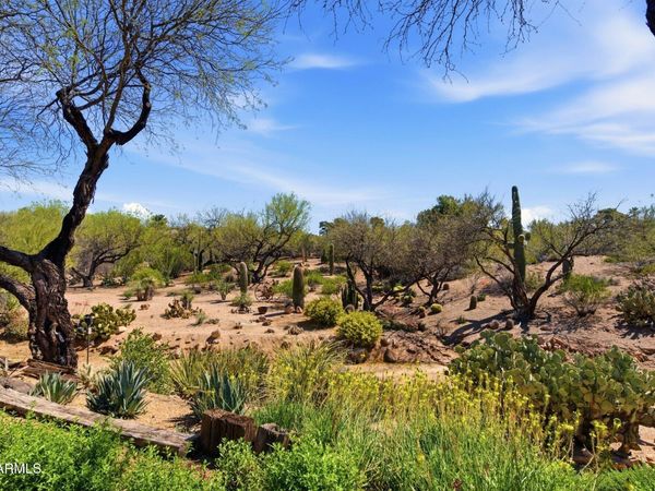 1042 N BOULDER Drive, Carefree, AZ 85377