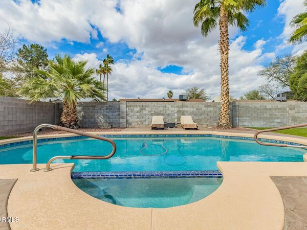 3932 E SURREY Avenue, Phoenix, AZ 85032