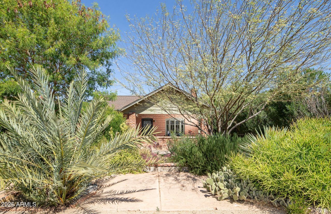 1636 E Pinchot Avenue, Phoenix, AZ 85016 Main Photo