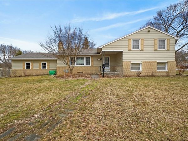 110 Dunrovin Lane, Rochester, NY 14618