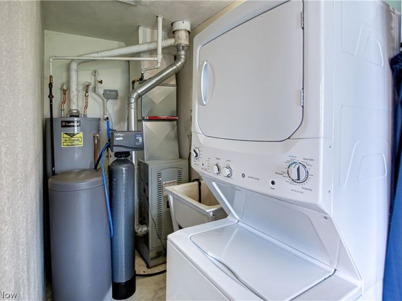 659 Wesley Drive, Berea, OH 44017 Photo 9