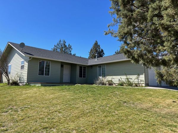 629 SW Deer Ridge Court, Madras, OR 97741