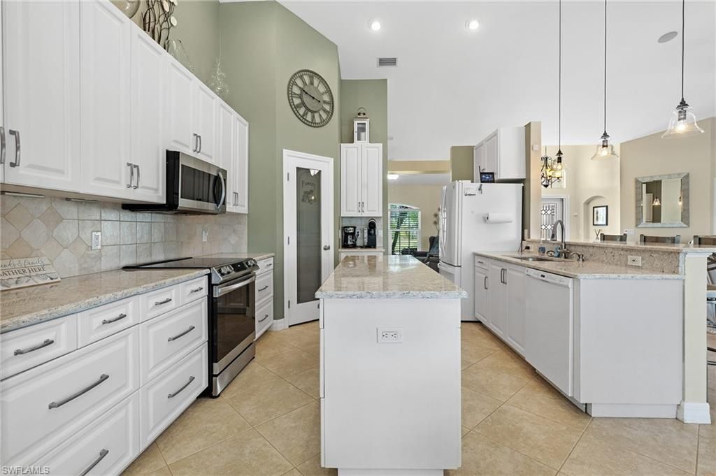 2013 SW 31st Ter, Cape Coral, FL 33914 Photo