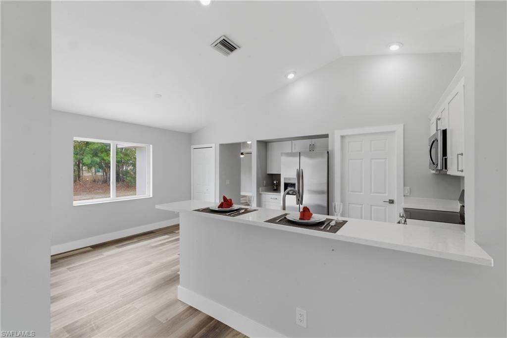 614 SW 1st St, Cape Coral, FL 33991 Photo