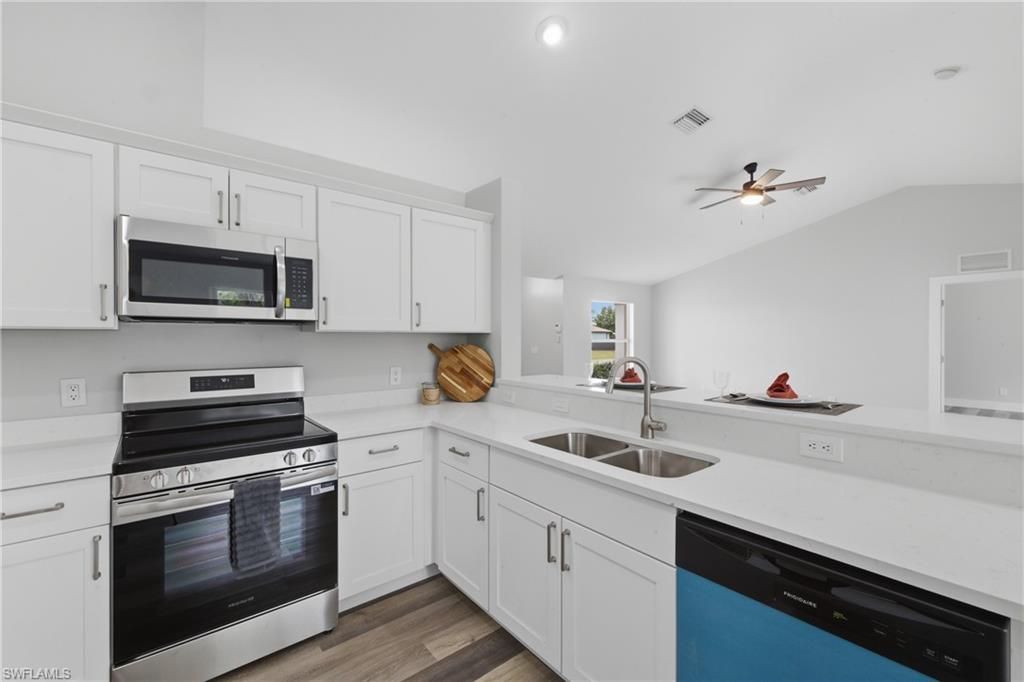 614 SW 1st St, Cape Coral, FL 33991 Photo