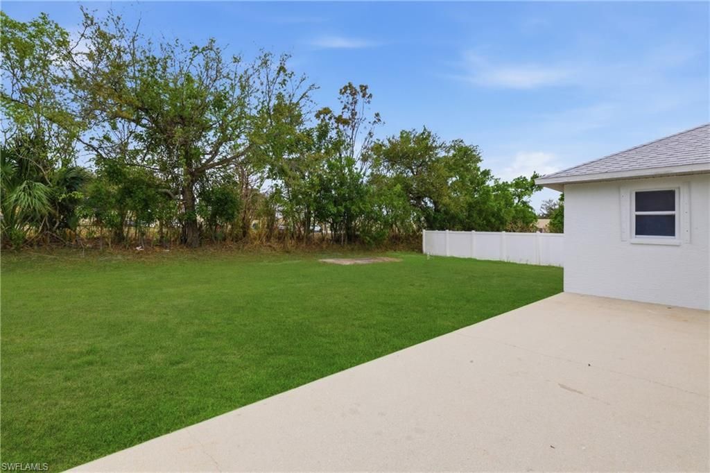 614 SW 1st St, Cape Coral, FL 33991 Photo