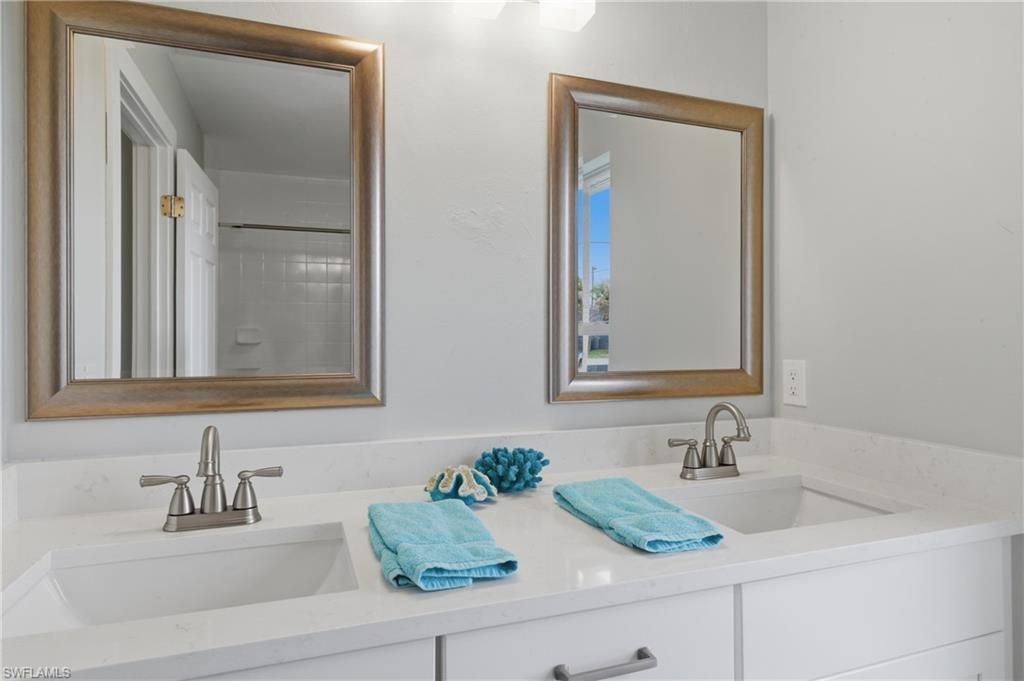 614 SW 1st St, Cape Coral, FL 33991 Photo
