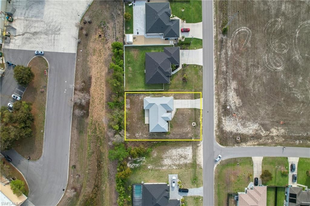 614 SW 1st St, Cape Coral, FL 33991 Photo