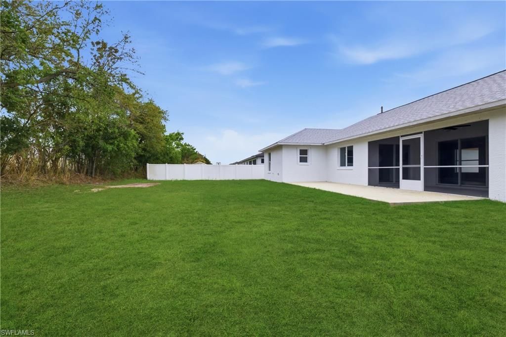 614 SW 1st St, Cape Coral, FL 33991 Photo