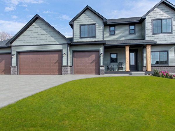 23804 Hall Dr, Lakeville, MN 55044