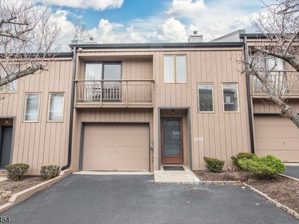 1359 Stephanie Dr, North Caldwell, NJ 07006