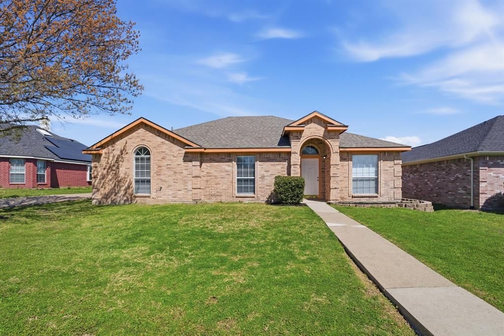 1325 Maple Ridge Drive, Mesquite, TX 75149 Main Photo