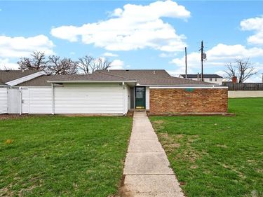 5871 Troy Villa Boulevard, Huber Heights, OH 45424