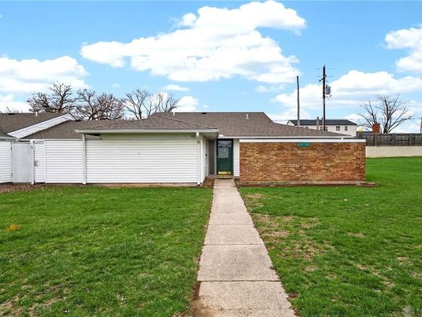 5871 Troy Villa Boulevard, Huber Heights, OH 45424