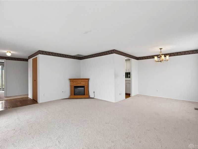 5871 Troy Villa Boulevard, Huber Heights, OH 45424 Photo 10