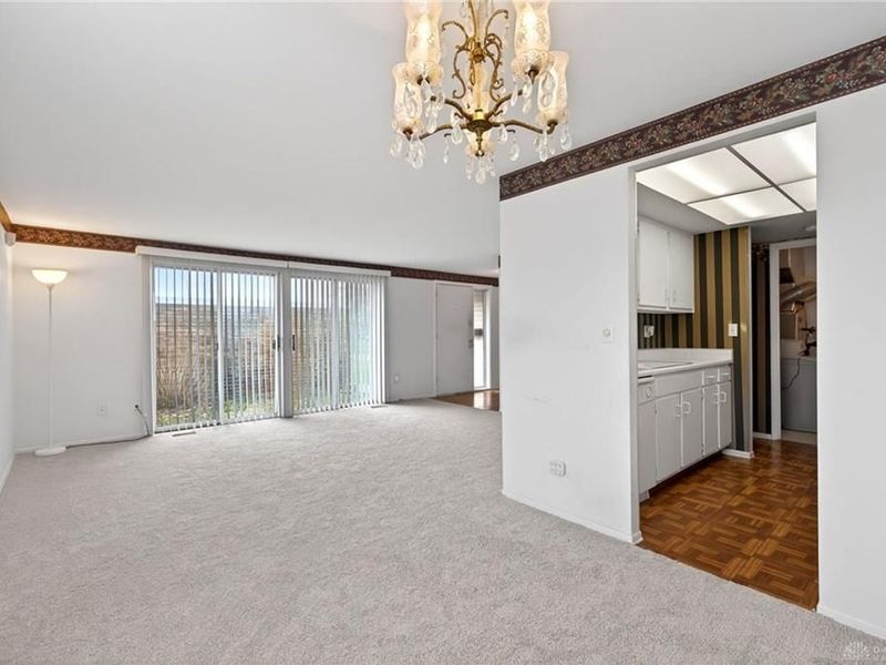 5871 Troy Villa Boulevard, Huber Heights, OH 45424 Photo 12