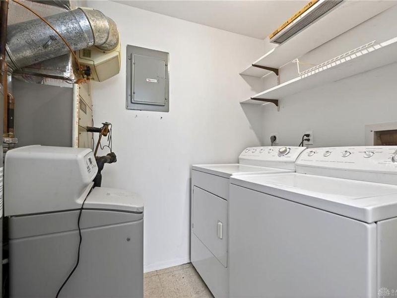 5871 Troy Villa Boulevard, Huber Heights, OH 45424 Photo 16