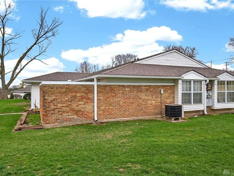 5871 Troy Villa Boulevard, Huber Heights, OH 45424 Photo 31