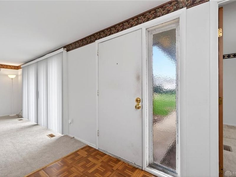 5871 Troy Villa Boulevard, Huber Heights, OH 45424 Photo 4