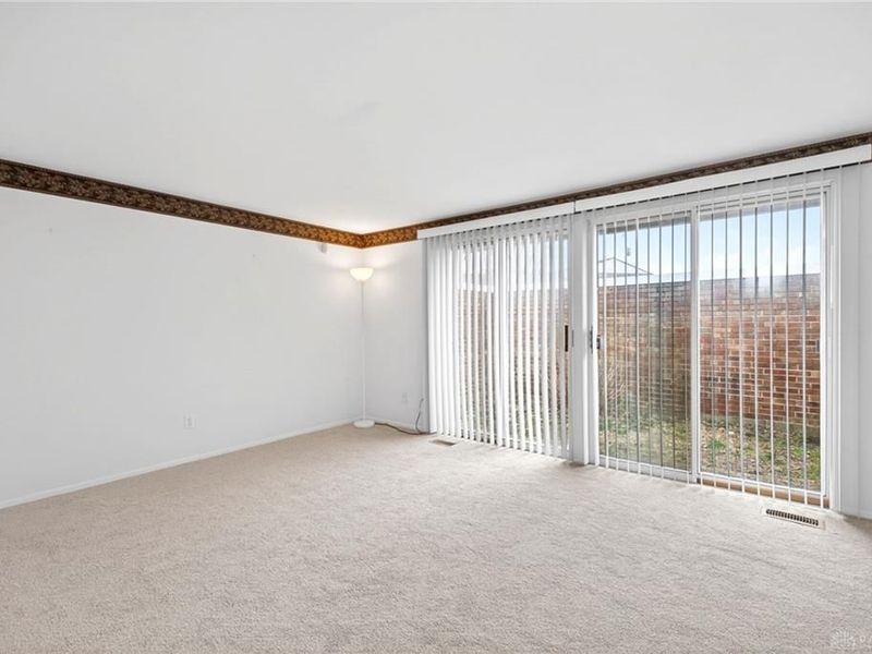 5871 Troy Villa Boulevard, Huber Heights, OH 45424 Photo 9