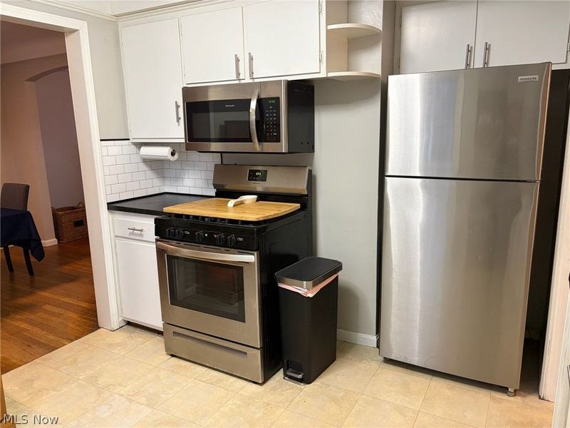 298 E 270 Street, Euclid, OH 44132 Photo 2