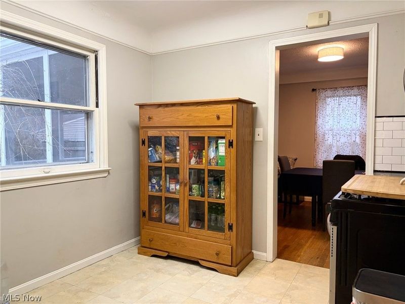 298 E 270 Street, Euclid, OH 44132 Photo 4