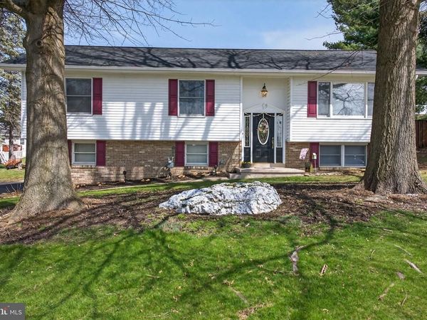 165 APRIL LANE, DALLASTOWN, PA 17313