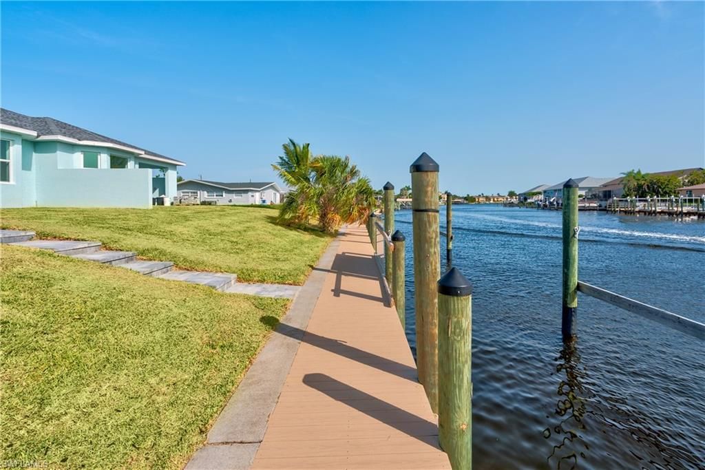 3804 SE 12th Ave, Cape Coral, FL 33904 Photo