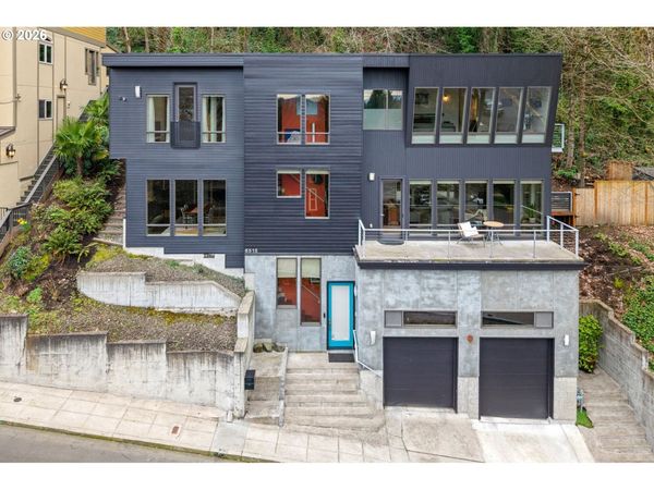 6515 S CORBETT AVE, Portland, OR 97239