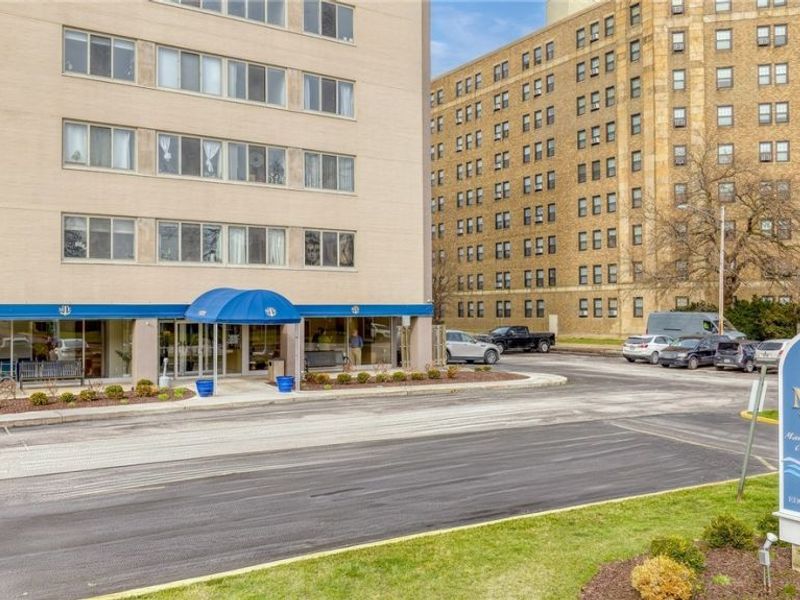 12520 Edgewater Drive, Unit 1504, Lakewood, OH 44107 Photo 1