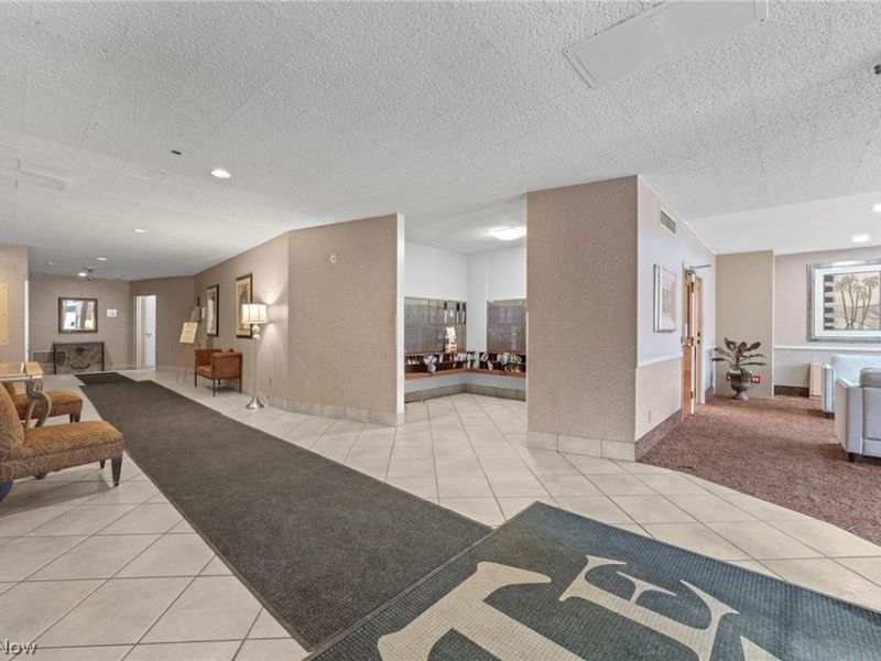 12520 Edgewater Drive, Unit 1504, Lakewood, OH 44107 Photo 16