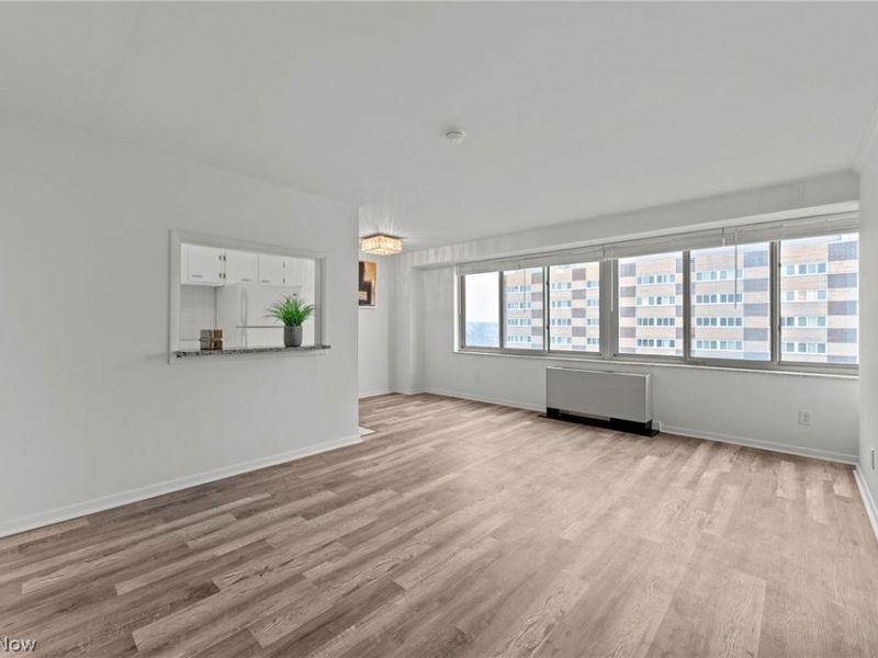 12520 Edgewater Drive, Unit 1504, Lakewood, OH 44107 Photo 5
