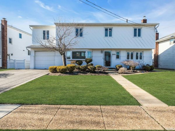 2505 Walters Court , Bellmore, NY 11710