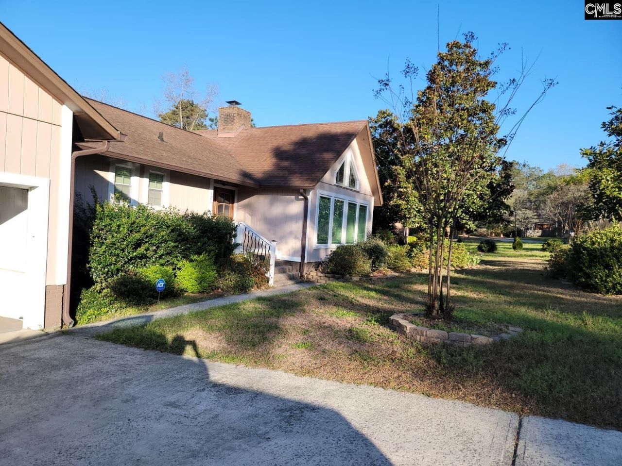 121 Singing Wood Lane  Photo 4